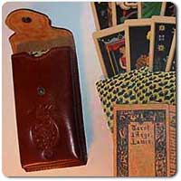 Le Tarot d'Argolance et son étui de cuir au sceau